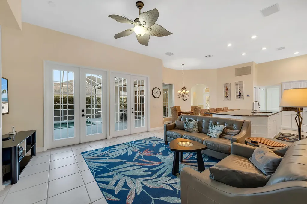 934 Marble Drive Naples FL 34104