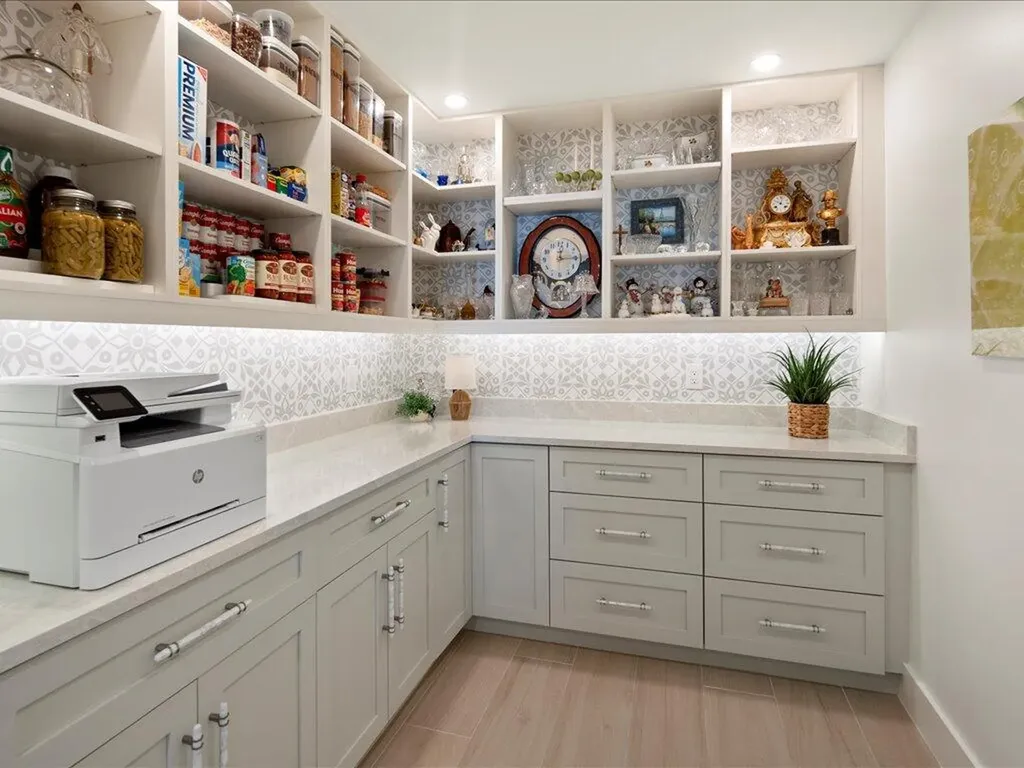 990 Cape Marco Marco Island FL 34145