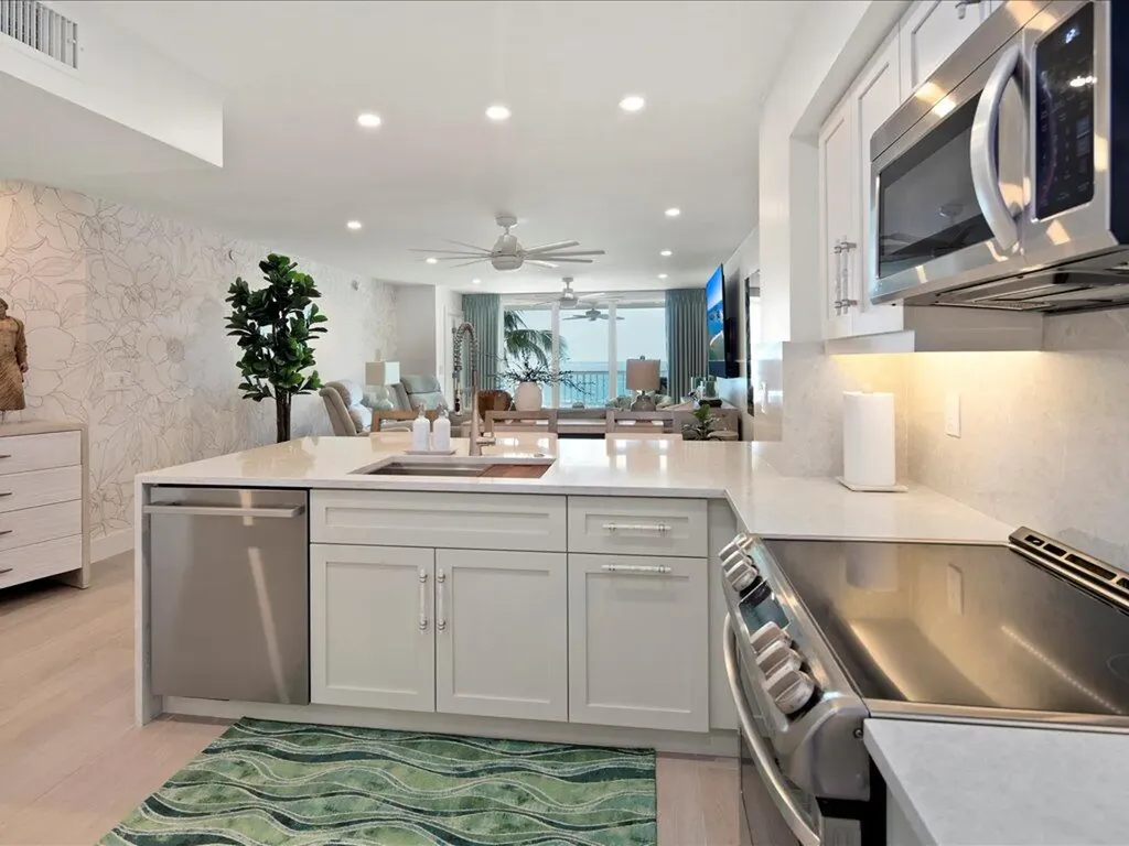 990 Cape Marco Marco Island FL 34145