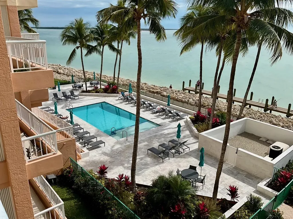 990 Cape Marco Marco Island FL 34145