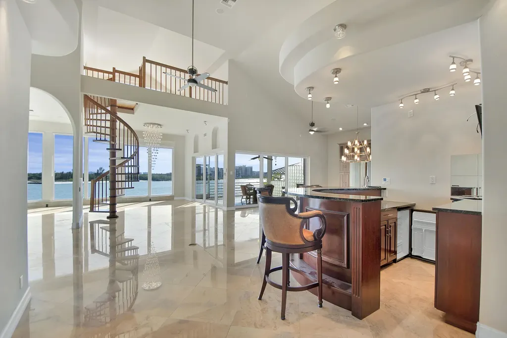 28 W Pelican Street Naples FL 34113