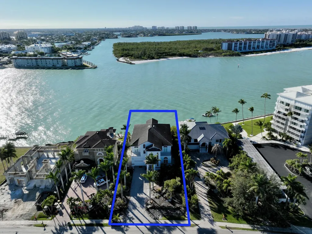 28 W Pelican Street Naples FL 34113