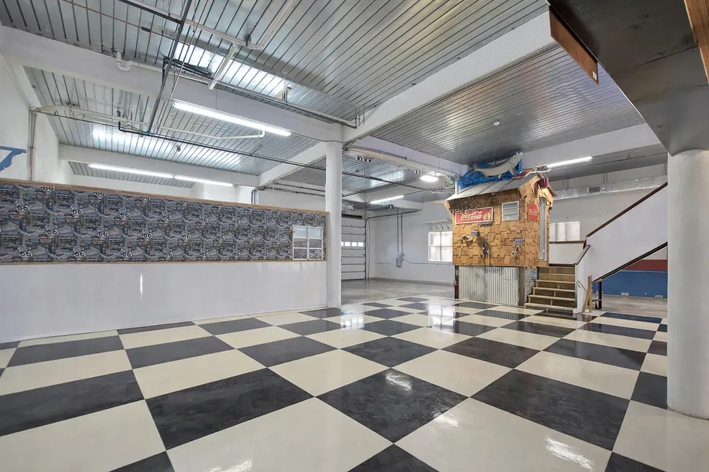 28 W Pelican Street Naples FL 34113