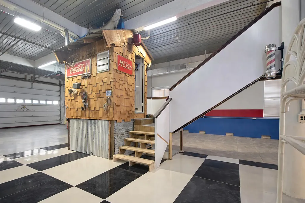 28 W Pelican Street Naples FL 34113