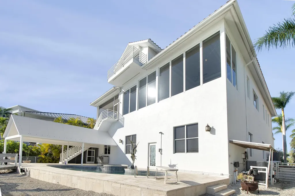 28 W Pelican Street Naples FL 34113