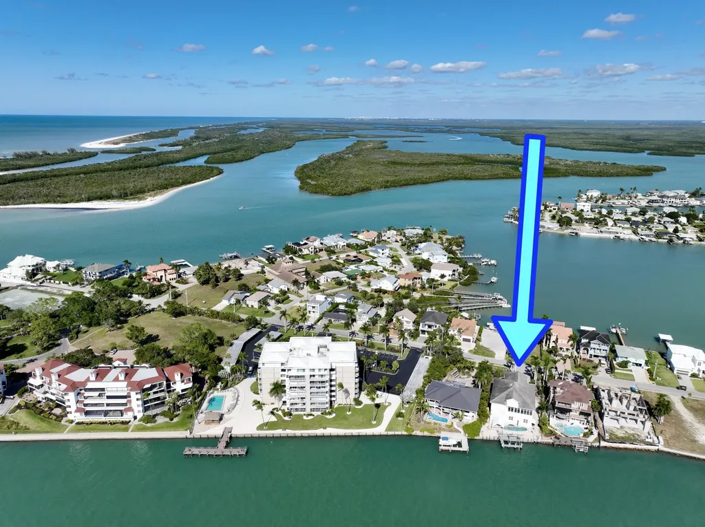 28 W Pelican Street Naples FL 34113