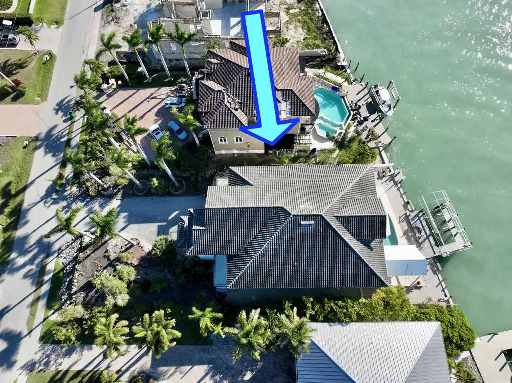 28 W Pelican Street Naples FL 34113