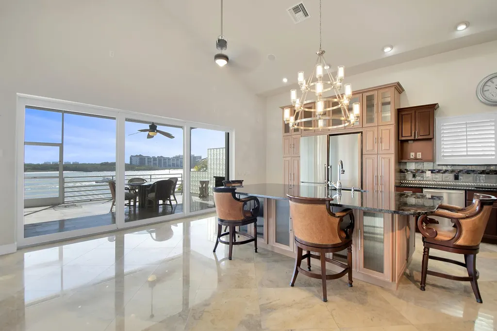 28 W Pelican Street Naples FL 34113