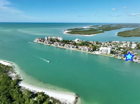 28 W Pelican Street Naples FL 34113