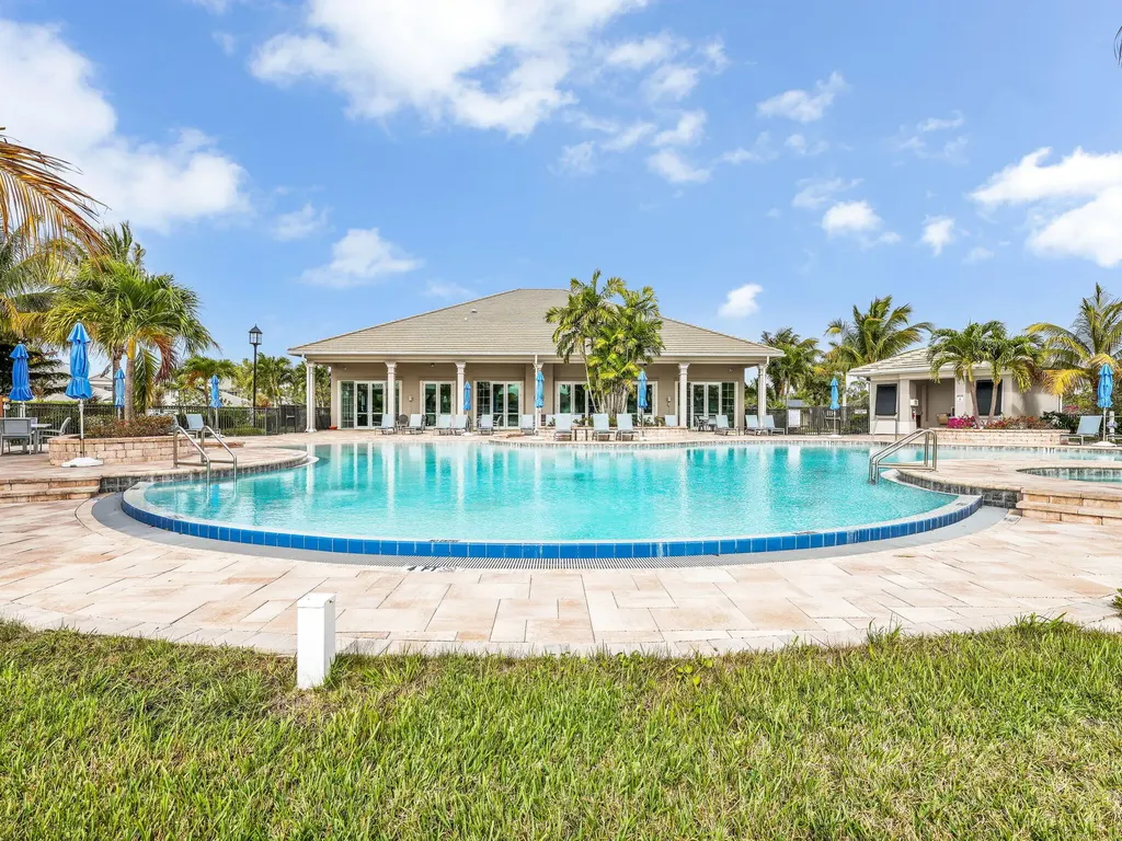 268 Indies Drive E Naples FL 34114