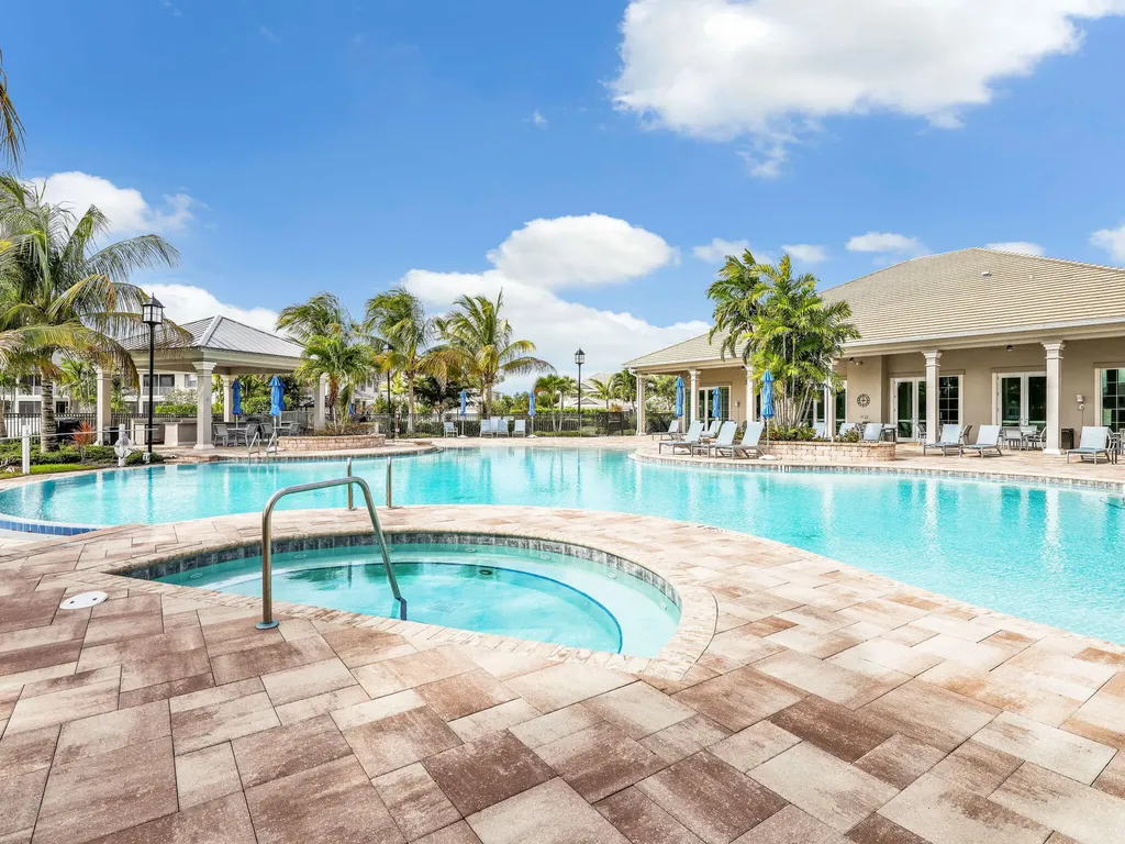 268 Indies Drive E Naples FL 34114