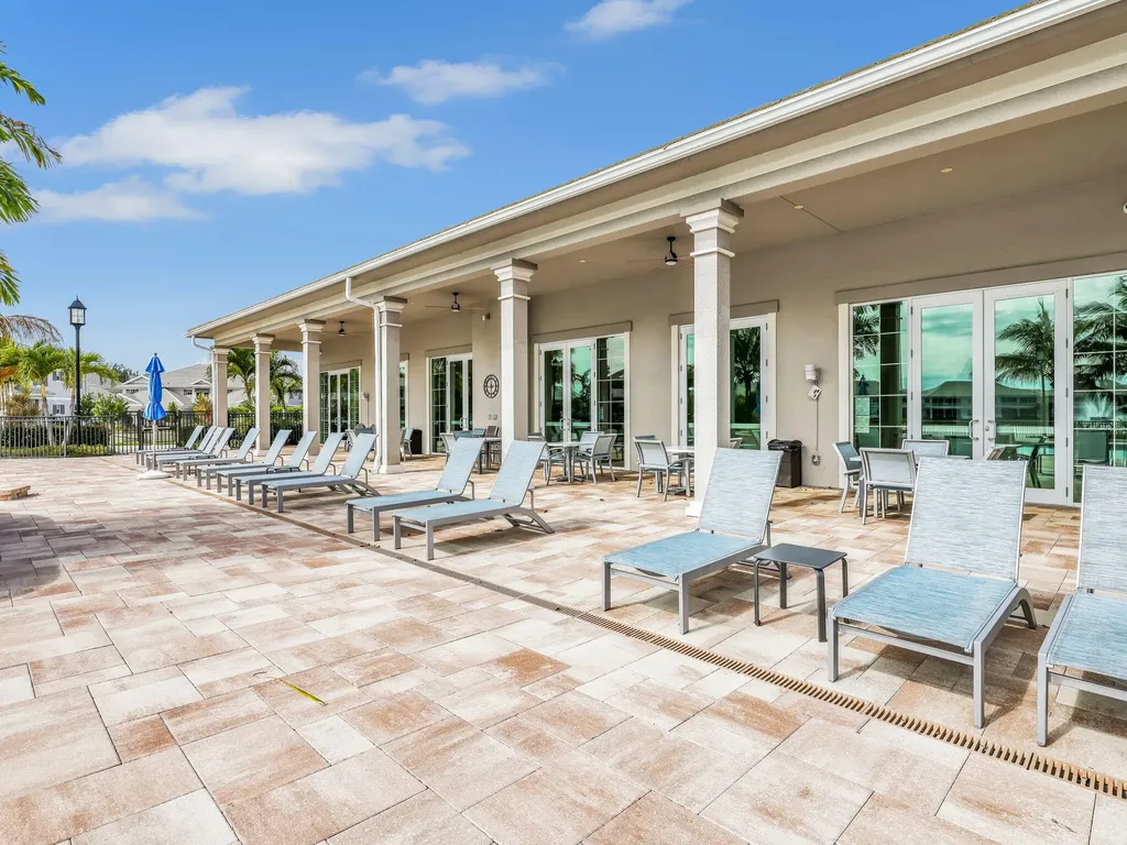 268 Indies Drive E Naples FL 34114