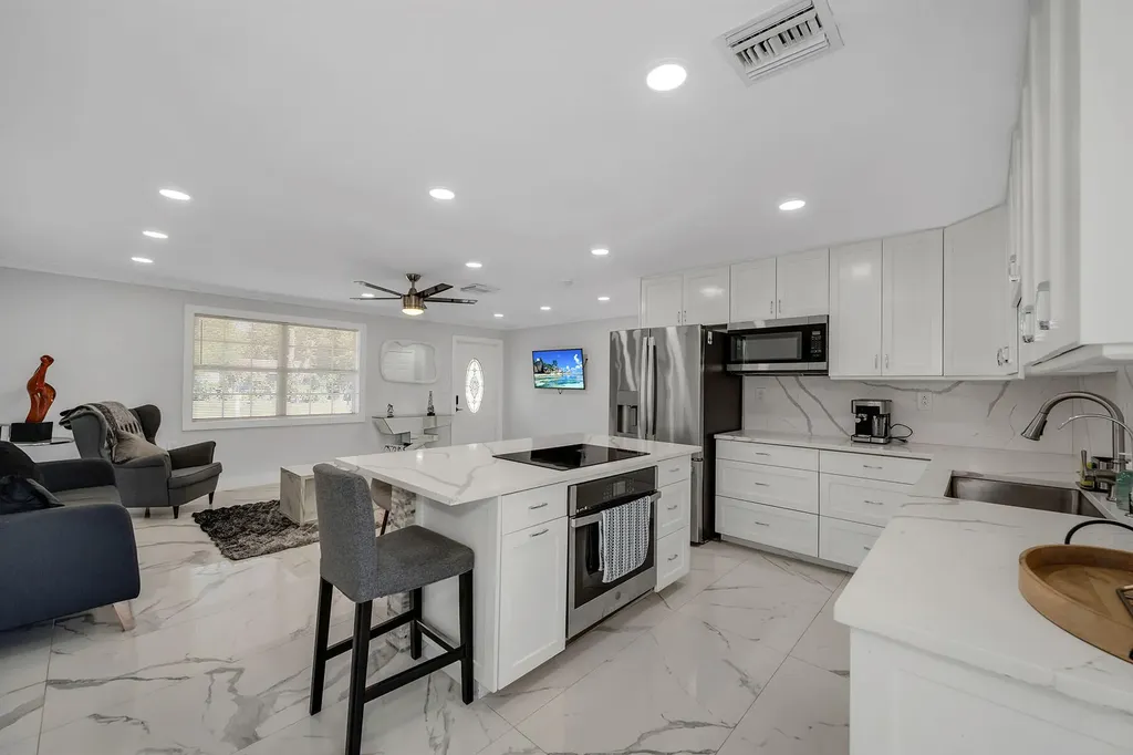 3954 Coconut Circle N Naples FL 34104