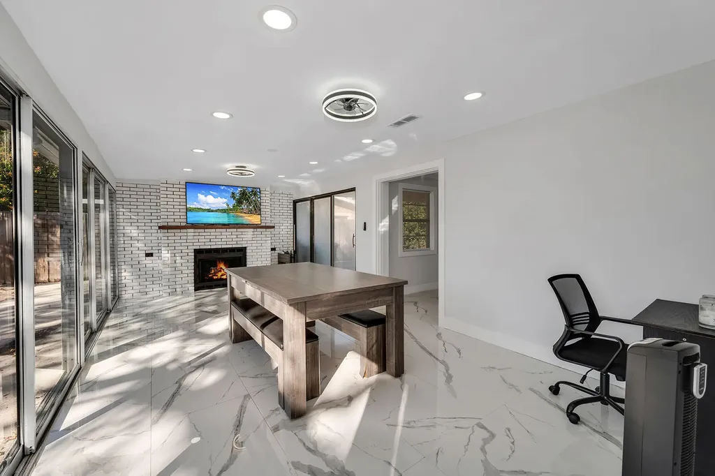 3954 Coconut Circle N Naples FL 34104