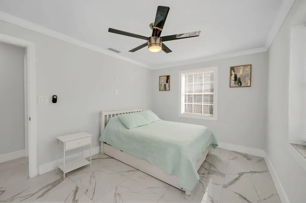 3954 Coconut Circle N Naples FL 34104