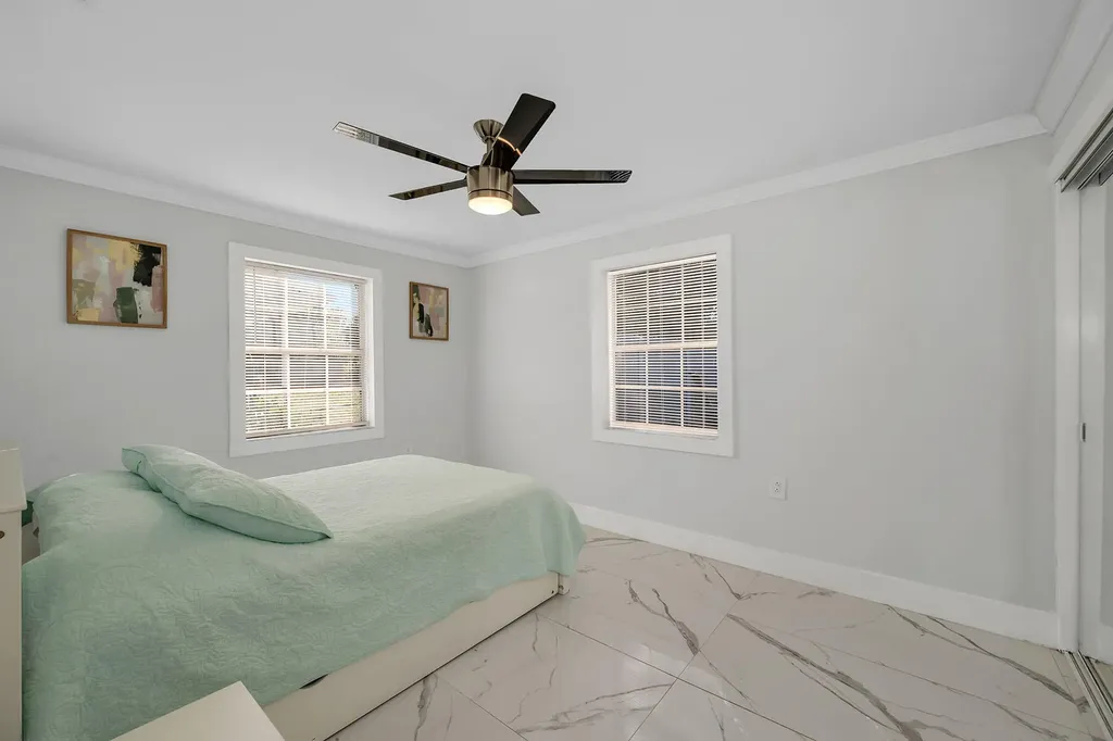 3954 Coconut Circle N Naples FL 34104