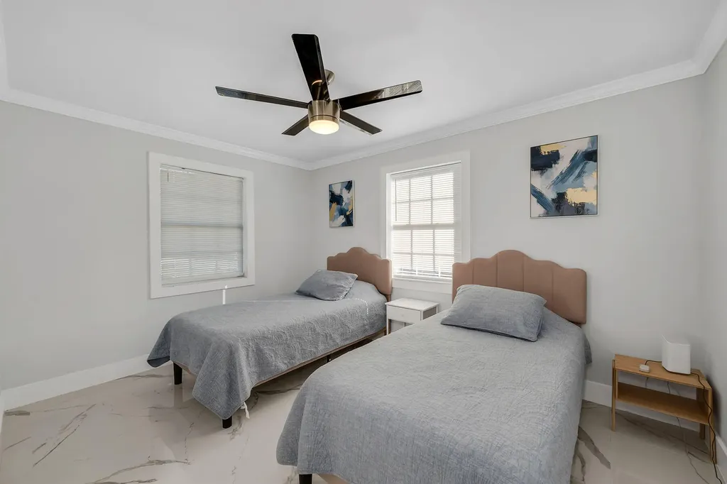 3954 Coconut Circle N Naples FL 34104