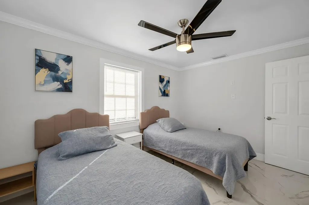 3954 Coconut Circle N Naples FL 34104