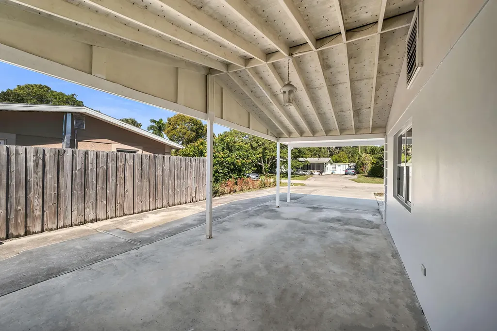 3954 Coconut Circle N Naples FL 34104