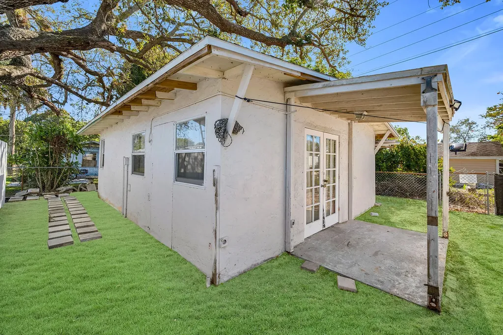 3954 Coconut Circle N Naples FL 34104