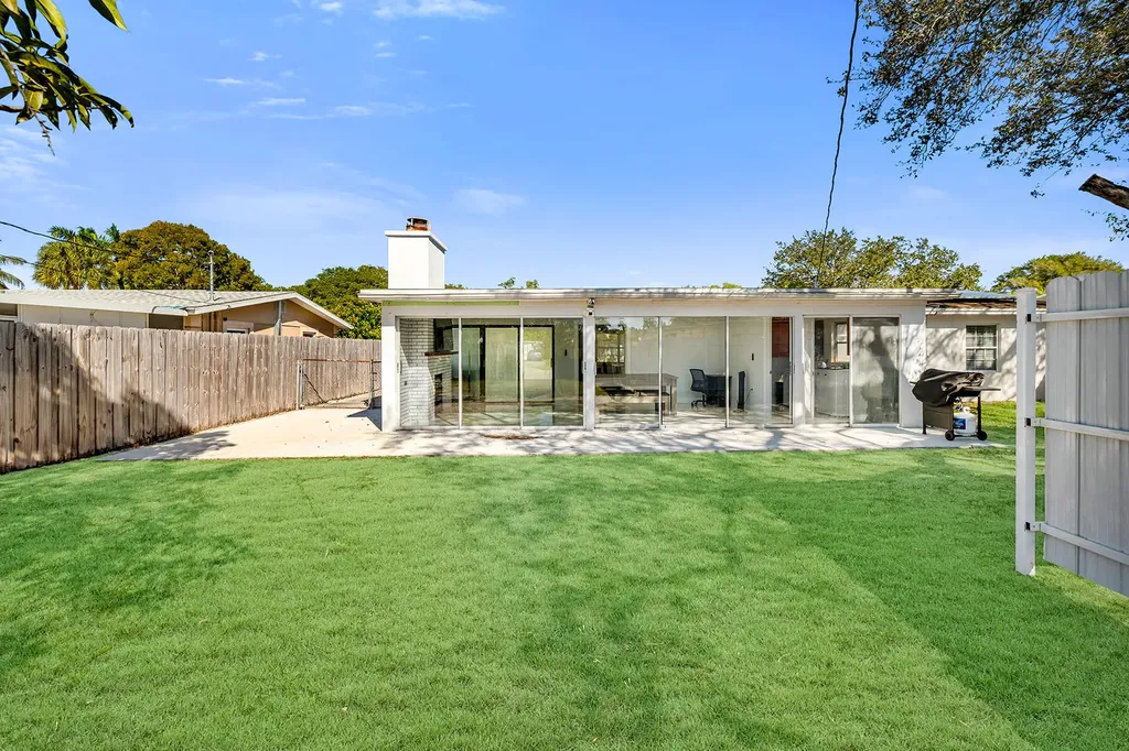 3954 Coconut Circle N Naples FL 34104