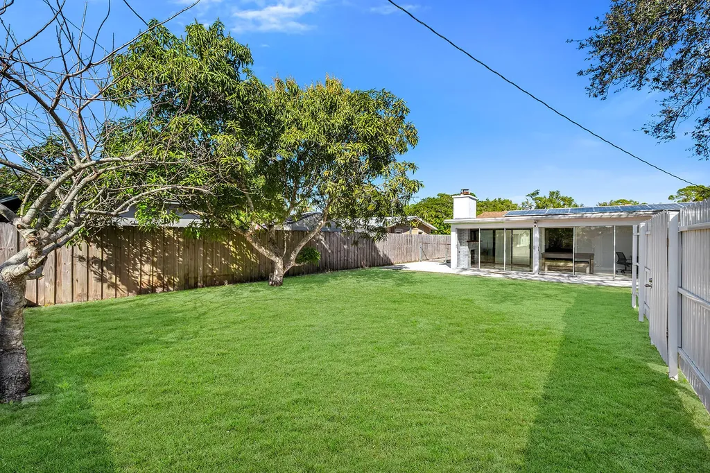 3954 Coconut Circle N Naples FL 34104