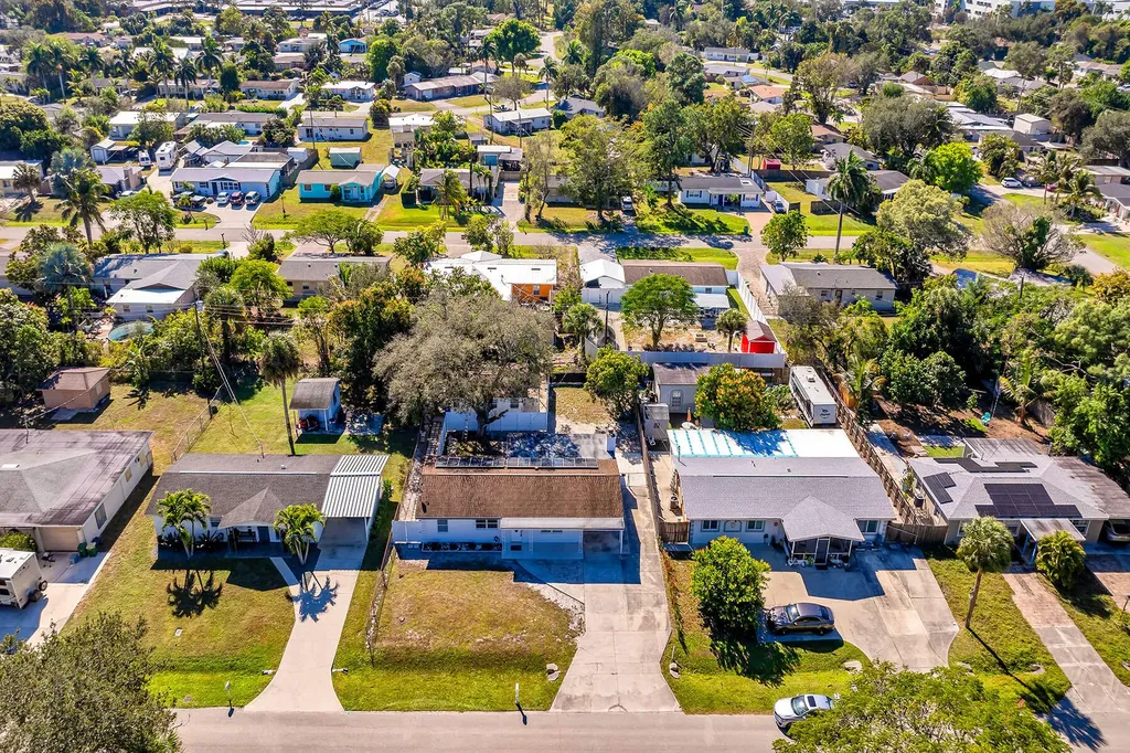 3954 Coconut Circle N Naples FL 34104