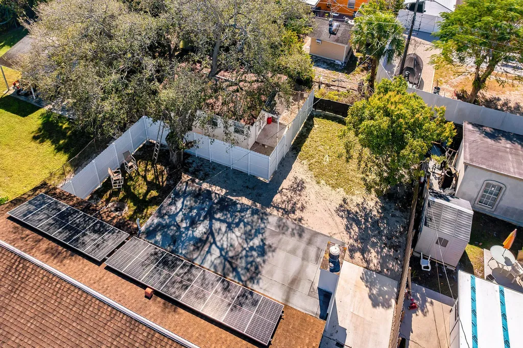 3954 Coconut Circle N Naples FL 34104