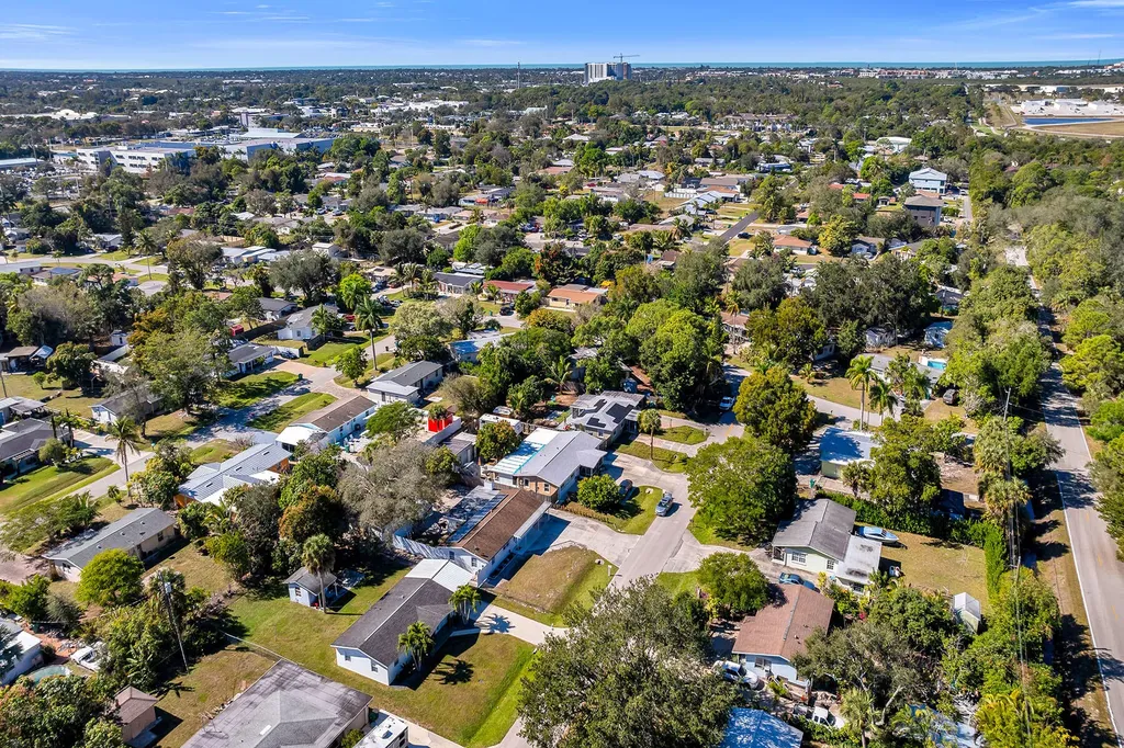 3954 Coconut Circle N Naples FL 34104