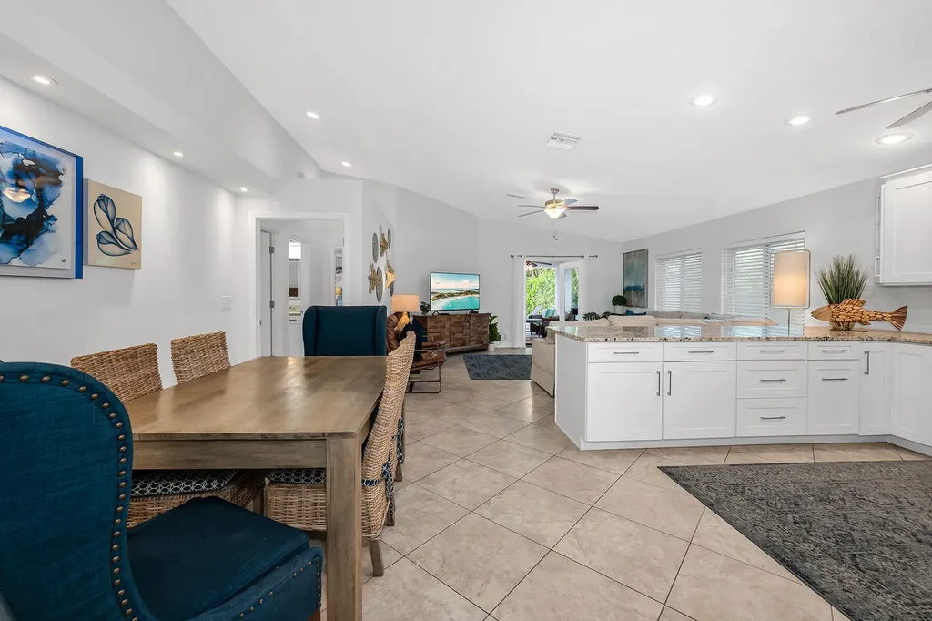 707 96th Avenue N Naples FL 34108