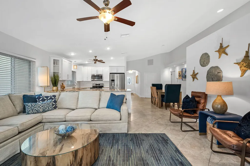 707 96th Avenue N Naples FL 34108