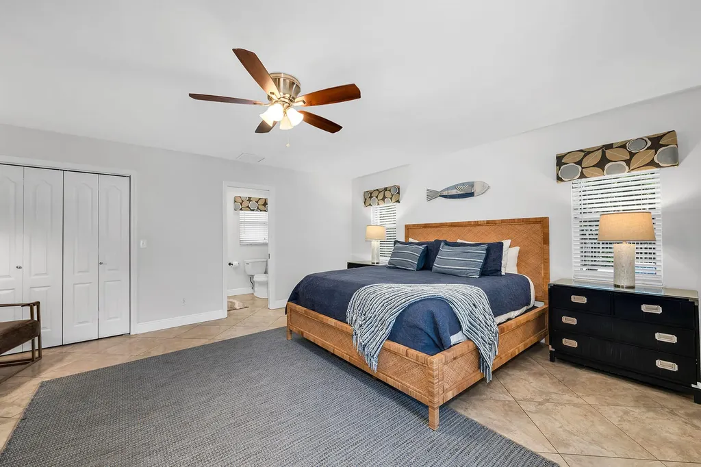 707 96th Avenue N Naples FL 34108