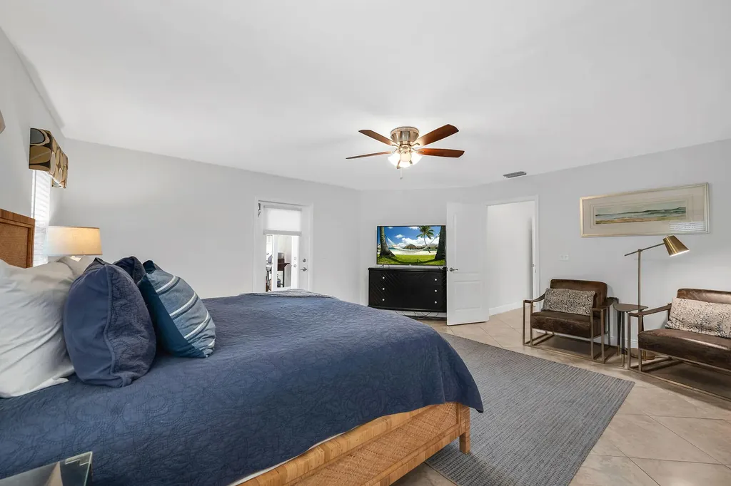 707 96th Avenue N Naples FL 34108