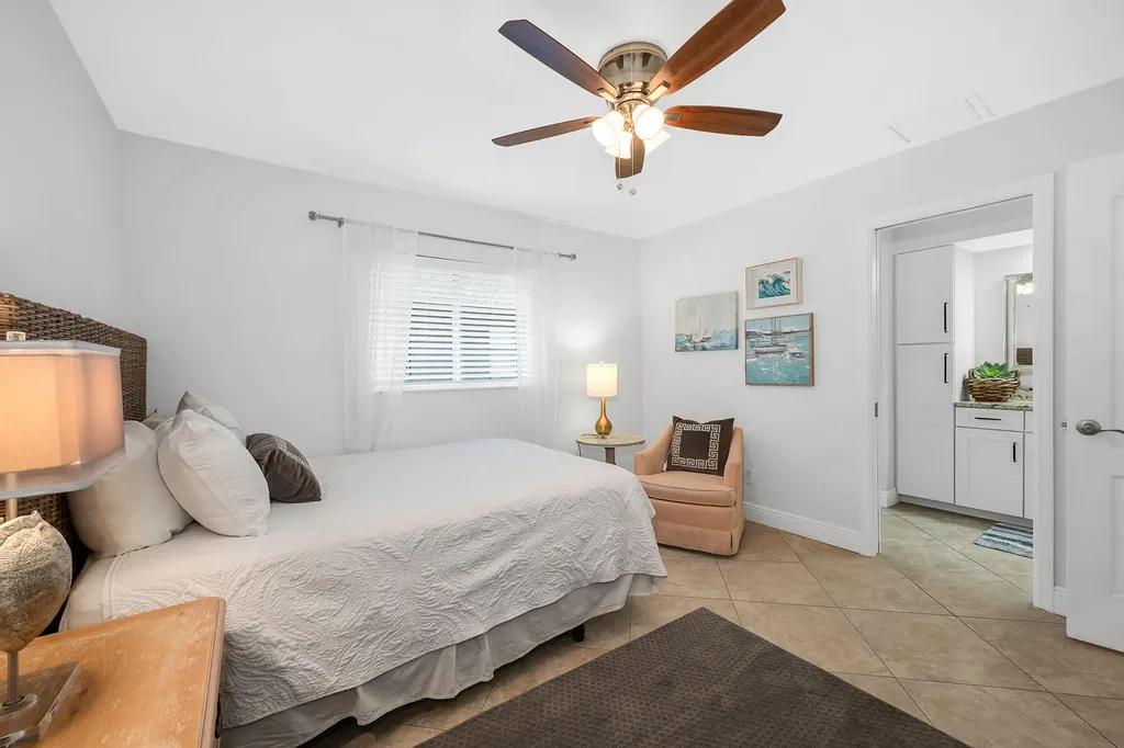 707 96th Avenue N Naples FL 34108