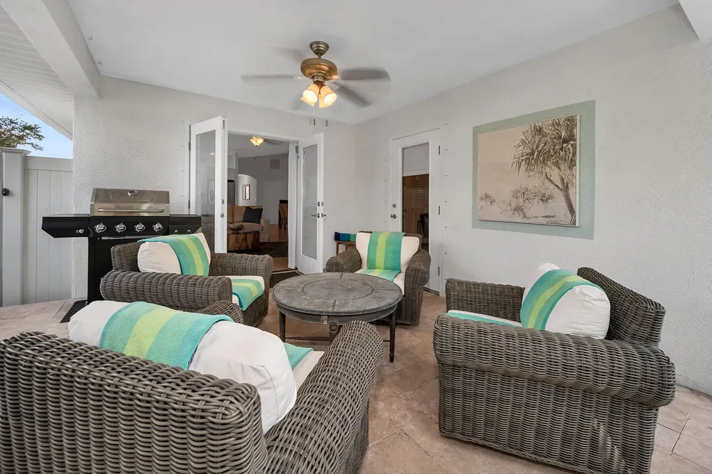 707 96th Avenue N Naples FL 34108