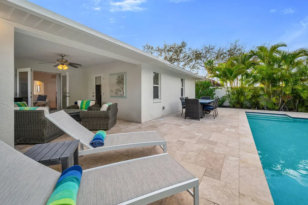 707 96th Avenue N Naples FL 34108