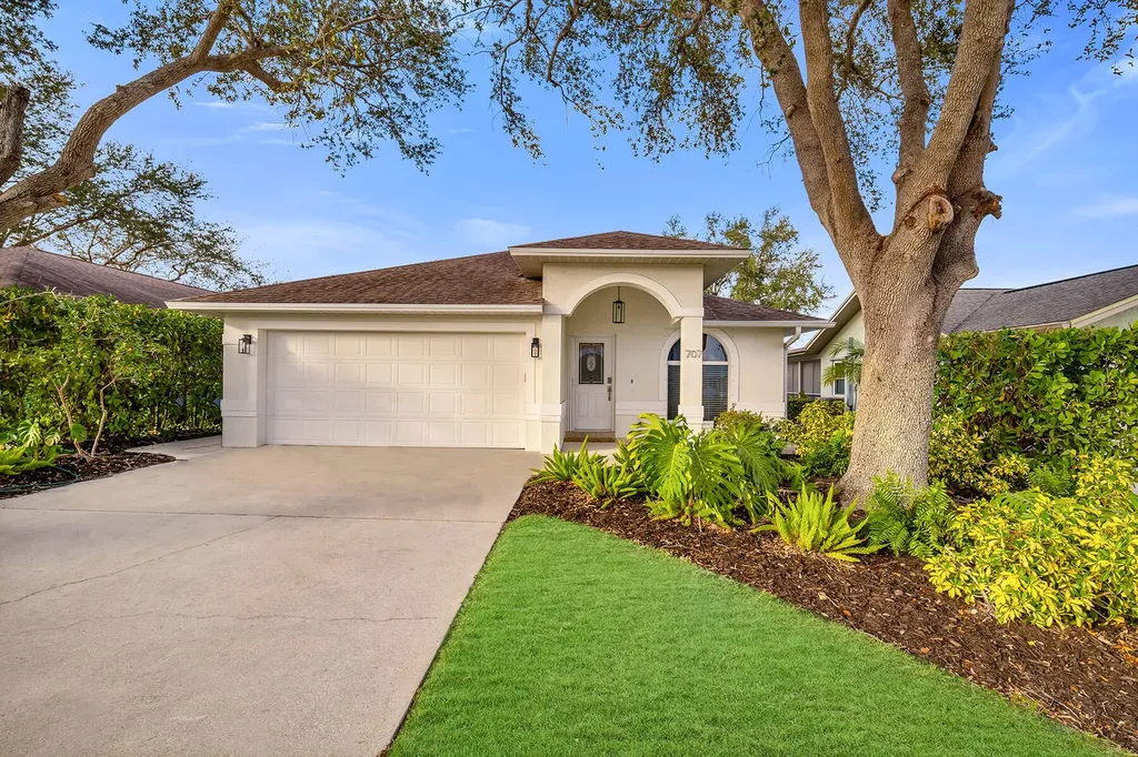 707 96th Avenue N Naples FL 34108