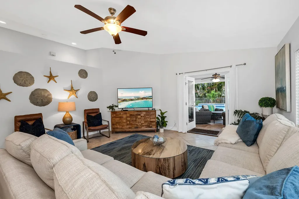 707 96th Avenue N Naples FL 34108