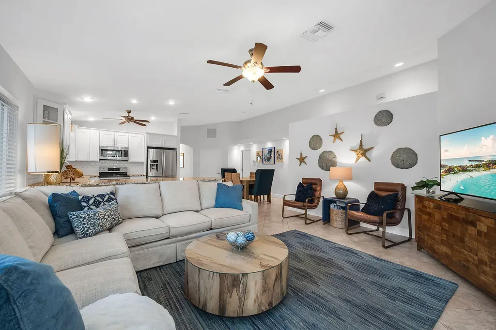 707 96th Avenue N Naples FL 34108