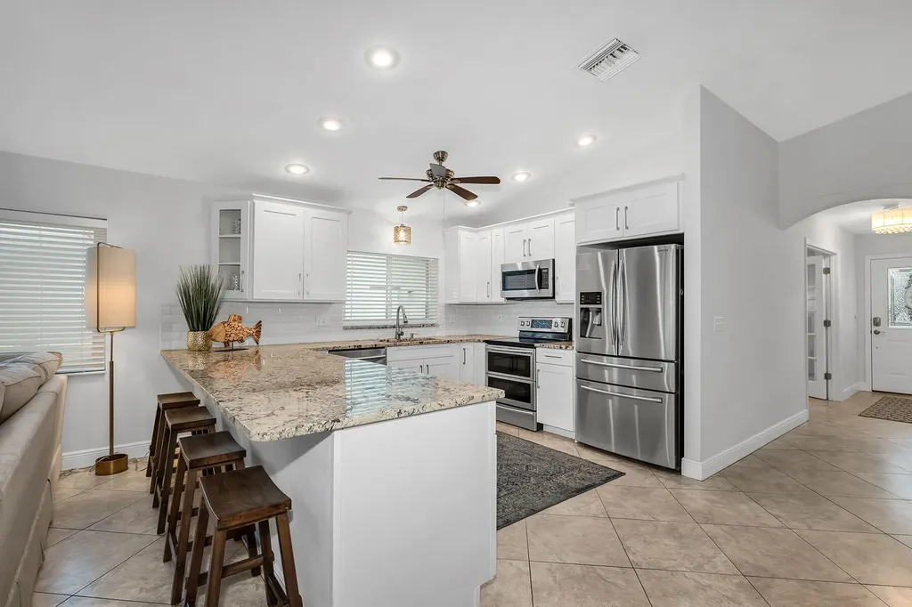 707 96th Avenue N Naples FL 34108