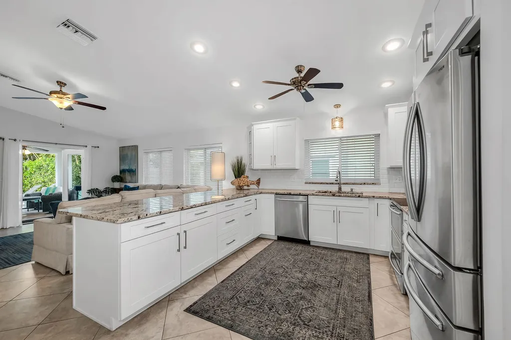 707 96th Avenue N Naples FL 34108