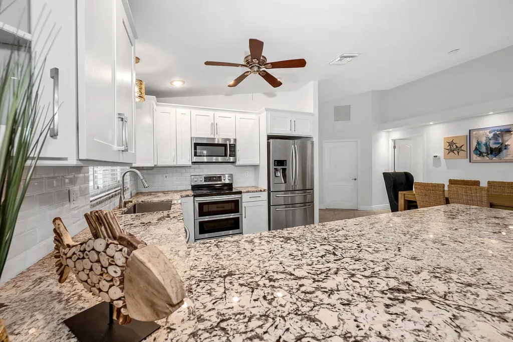 707 96th Avenue N Naples FL 34108