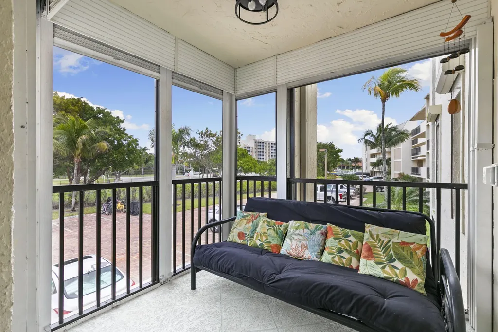 931 Collier Court Marco Island FL 34145