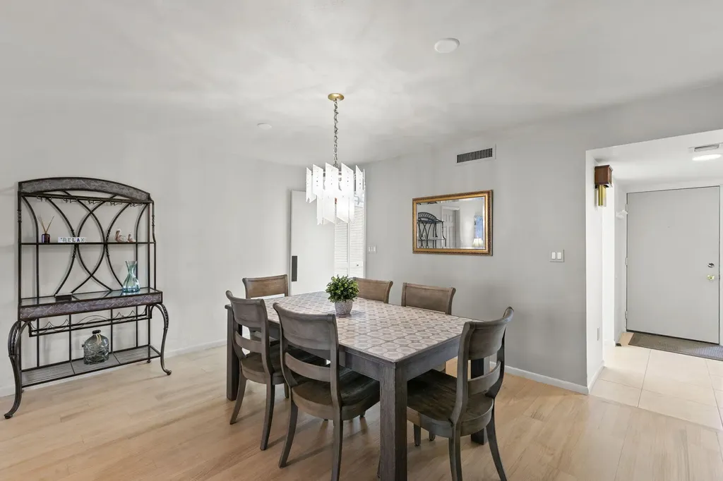 931 Collier Court Marco Island FL 34145