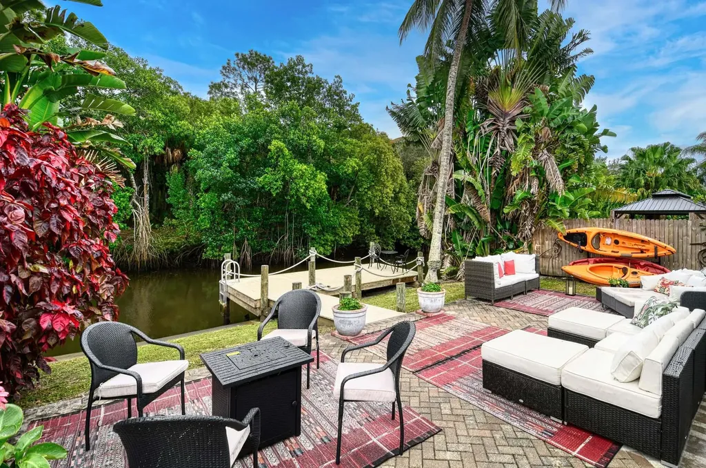 4 Creek Circle Naples FL 34114