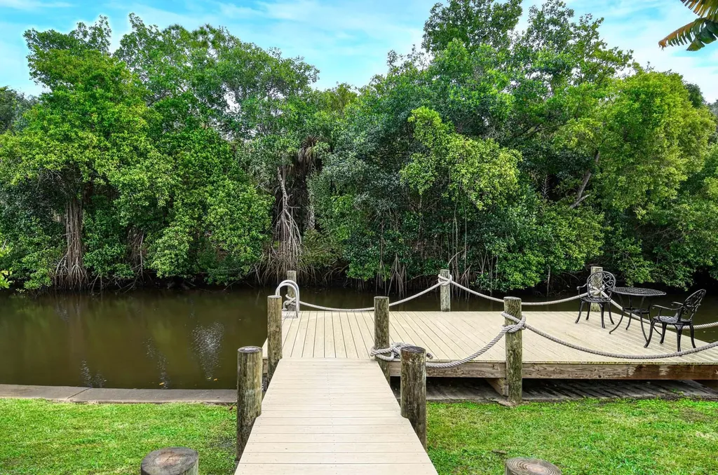 4 Creek Circle Naples FL 34114