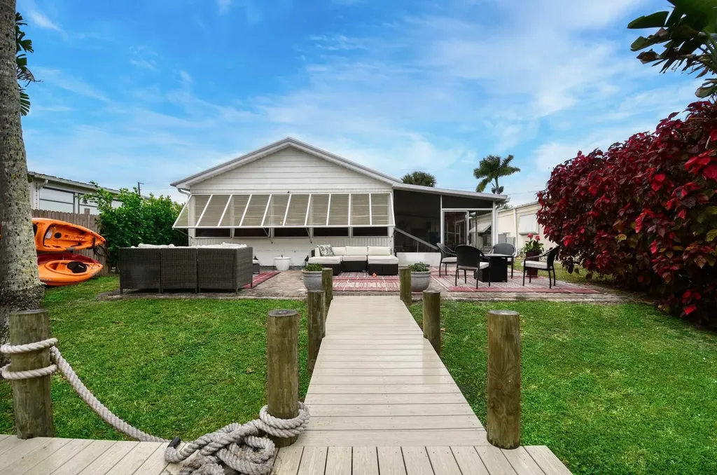 4 Creek Circle Naples FL 34114