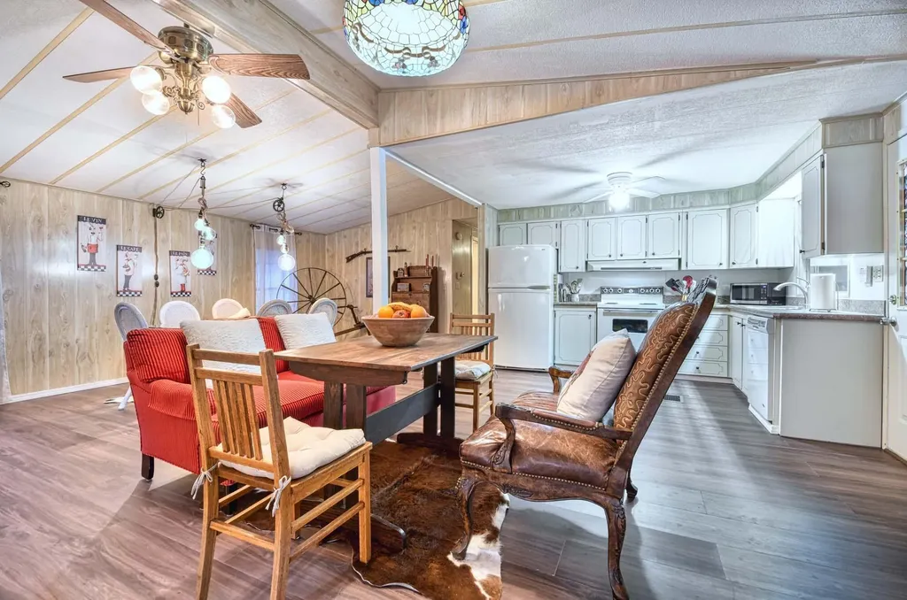 4 Creek Circle Naples FL 34114