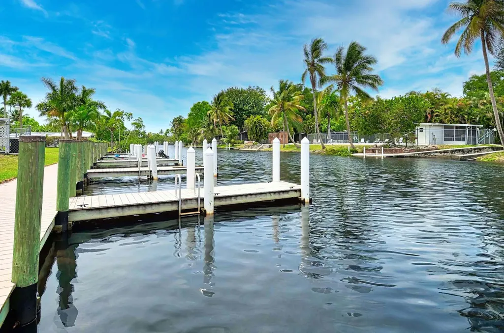 4 Creek Circle Naples FL 34114