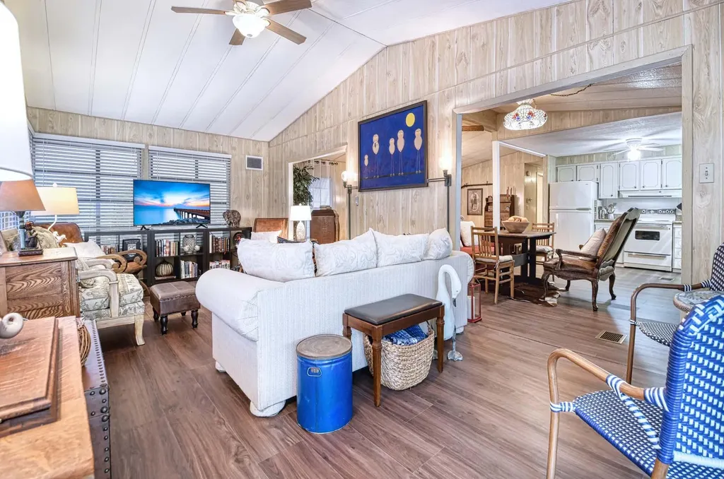 4 Creek Circle Naples FL 34114